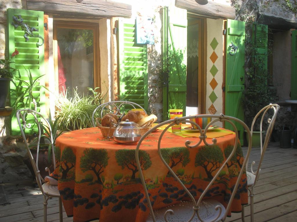 La Maison Du Bonheur Aups Exterior foto